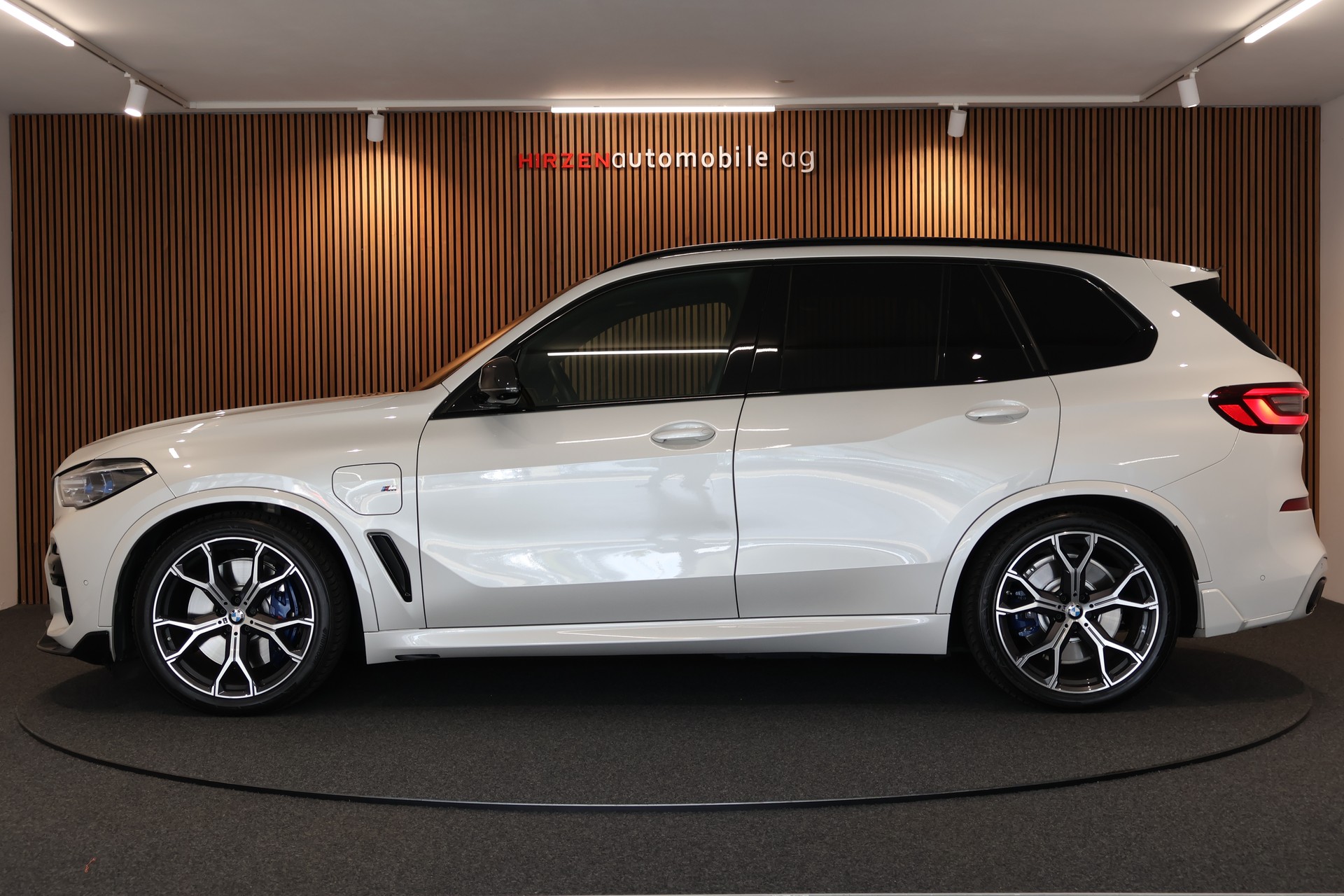 BMW X5 xDrive45e M Sport Steptronic-image-1