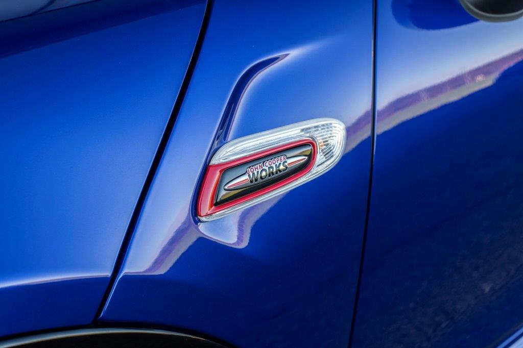 MINI Cooper JCW Cabriolet-image-10