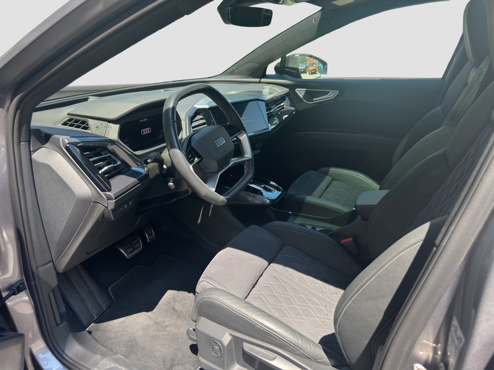 AUDI Q4 Sportback e-tron 50 quattro-image-7
