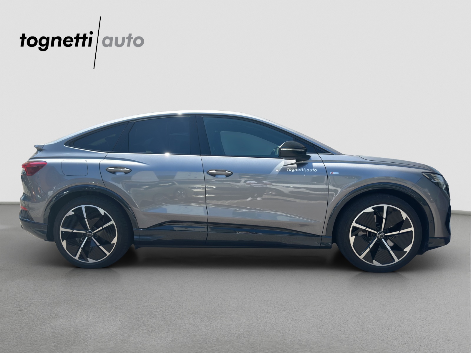 AUDI Q4 Sportback e-tron 50 quattro-image-2