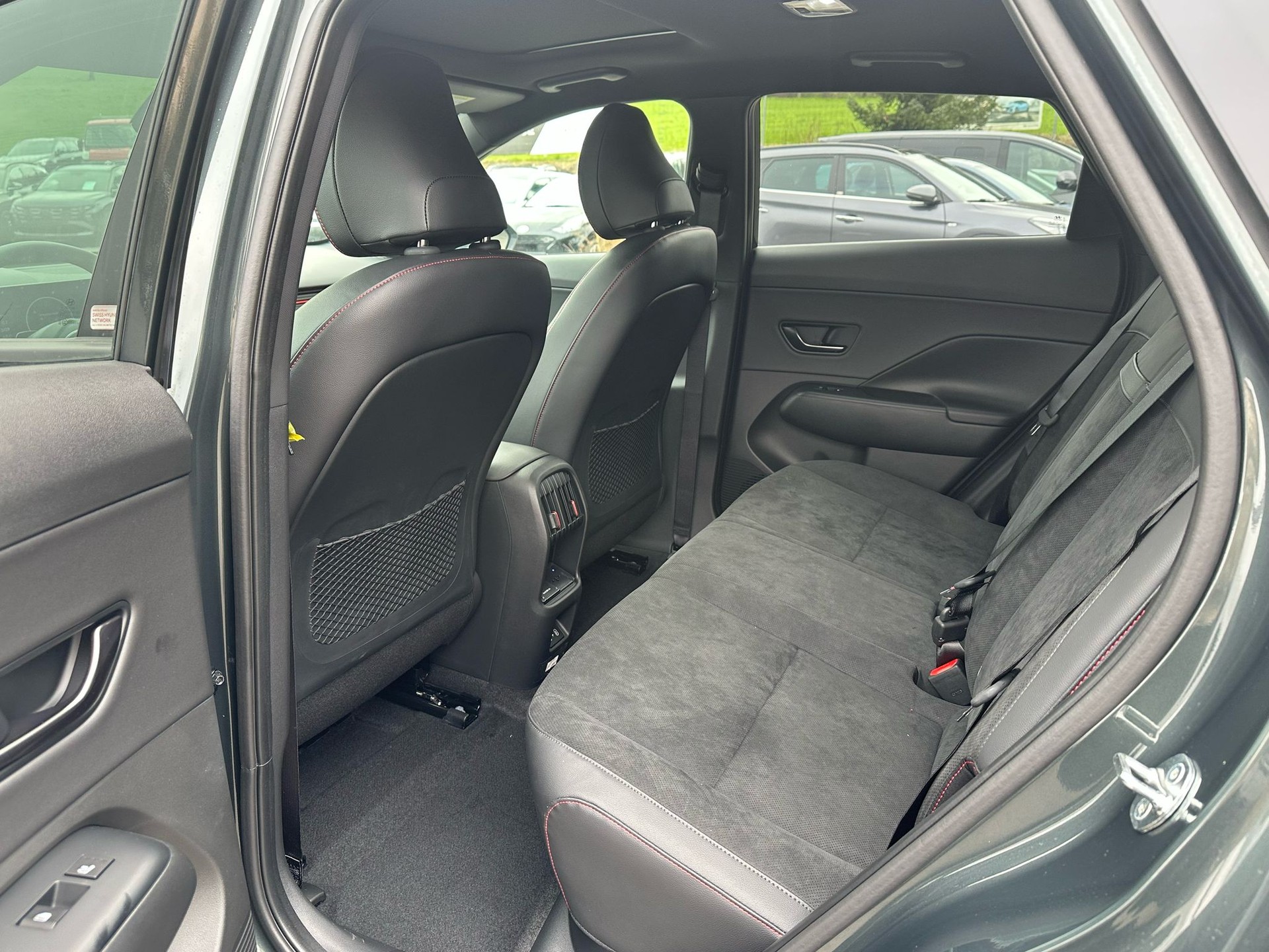 HYUNDAI Kona EV 65.4 kWh N Line-image-9