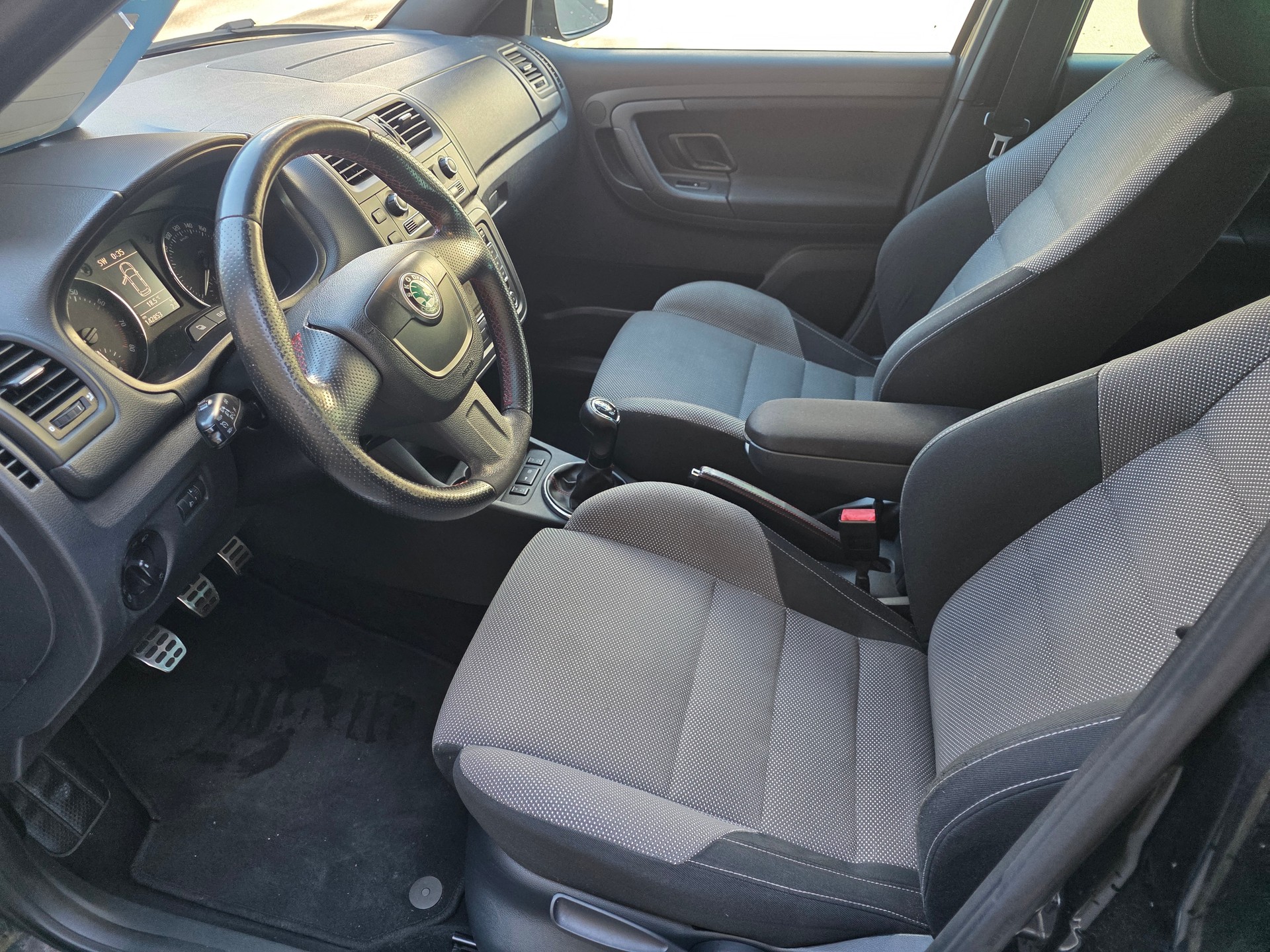 SKODA Fabia 1.2 TSI Monte Carlo-image-7