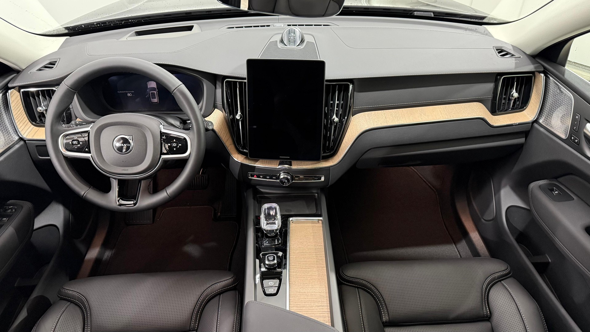 VOLVO XC60 2.0 T6 TE Ultra Bright eA-image-4
