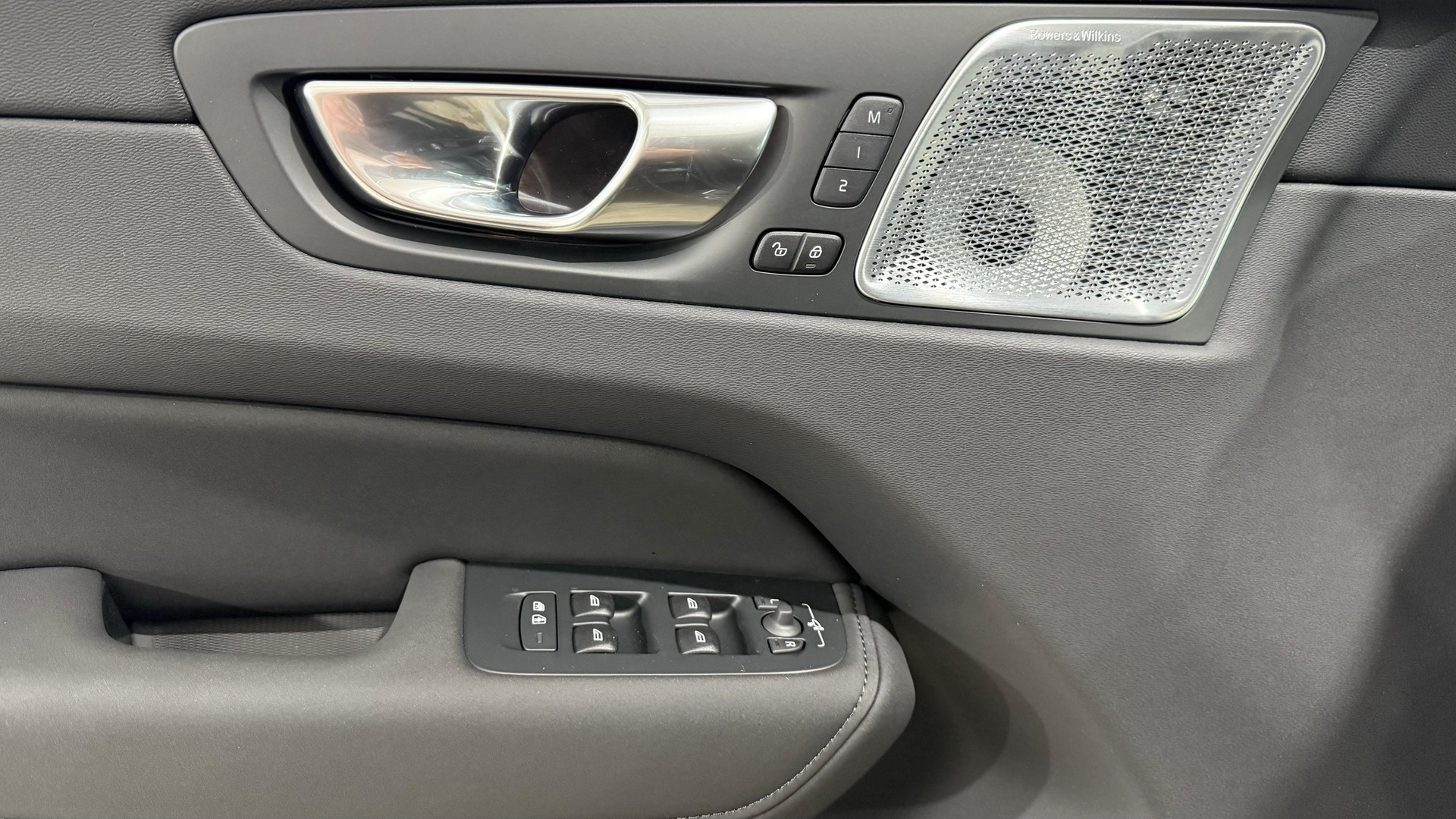VOLVO XC60 2.0 T6 TE Ultra Bright eA-image-11