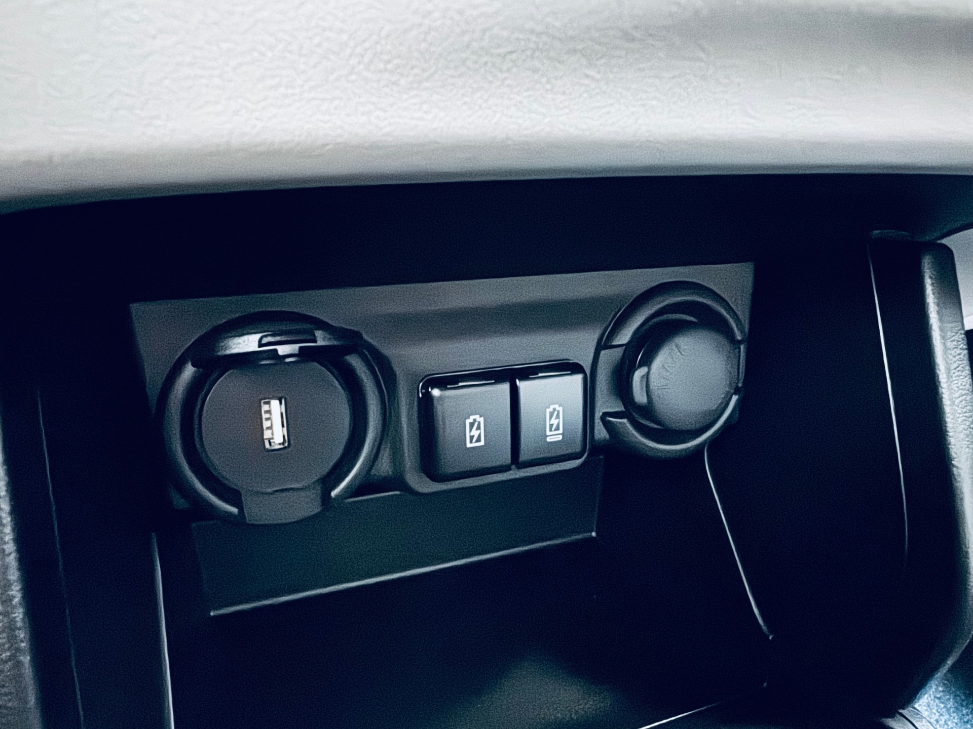 SUZUKI Swift 1.2 Compact+ Hybrid 4x4-image-30