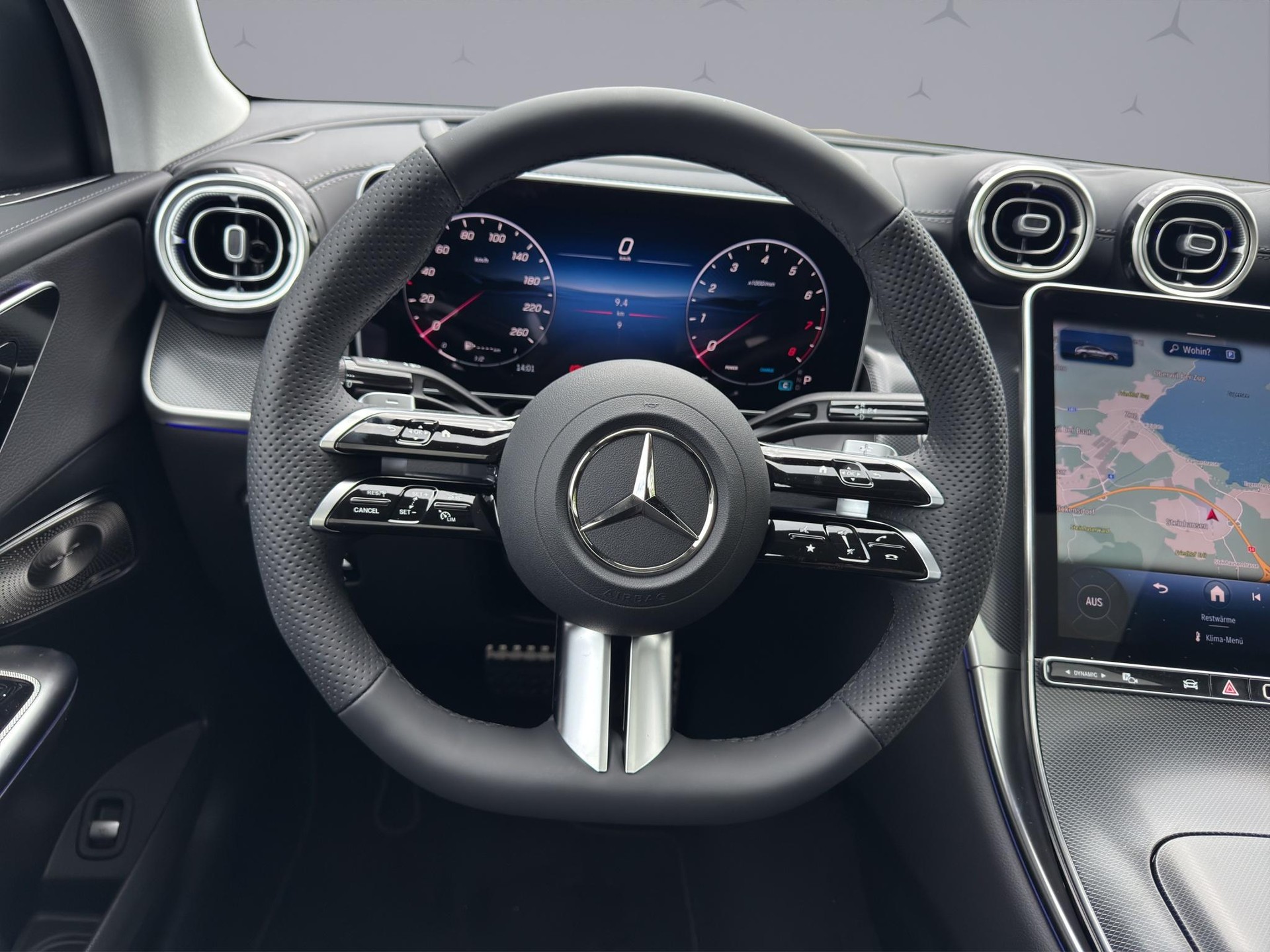 MERCEDES-BENZ GLC 300 AMG Line 4matic Coupé-image-10