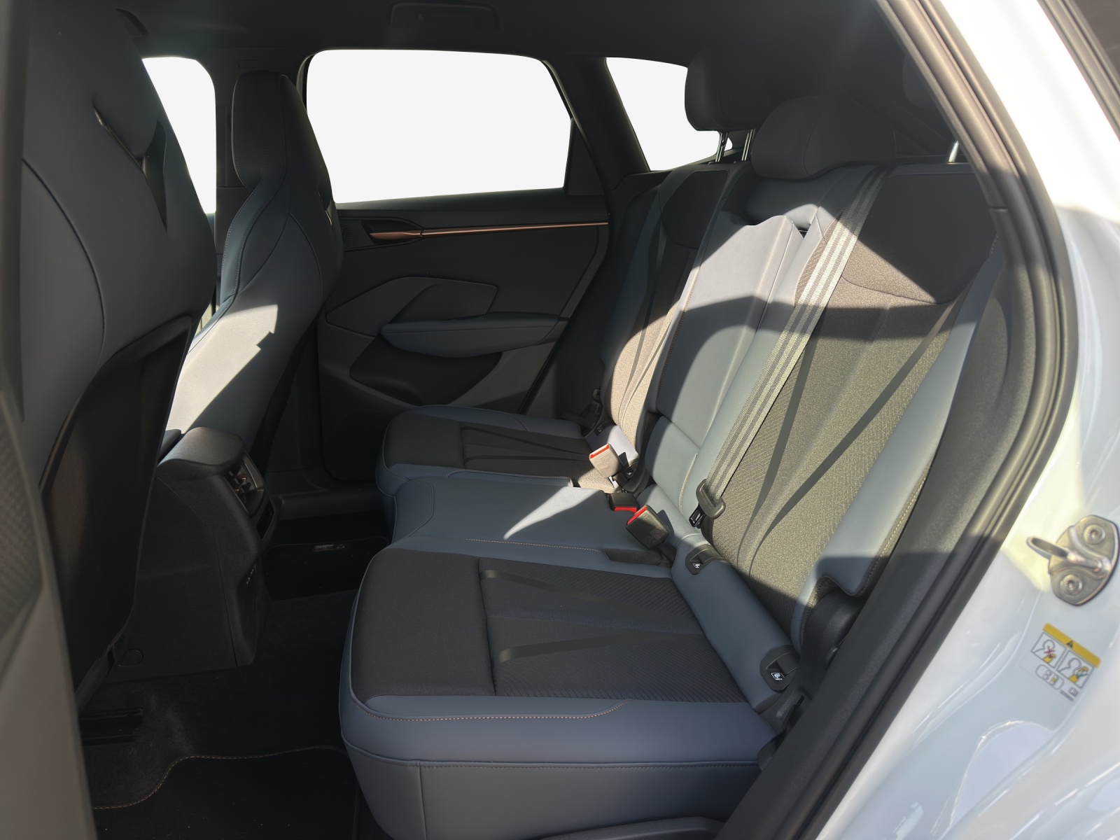 CUPRA Terramar 1.5 eHybrid DSG Business Edition-image-11