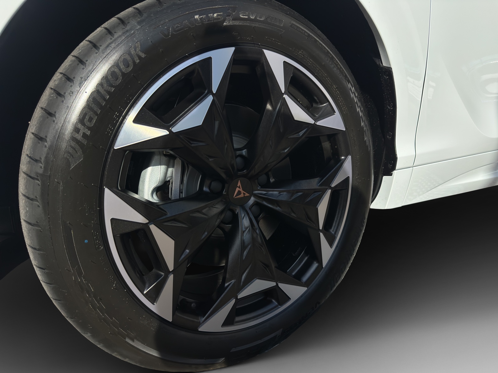 CUPRA Terramar 1.5 eHybrid DSG Business Edition-image-13