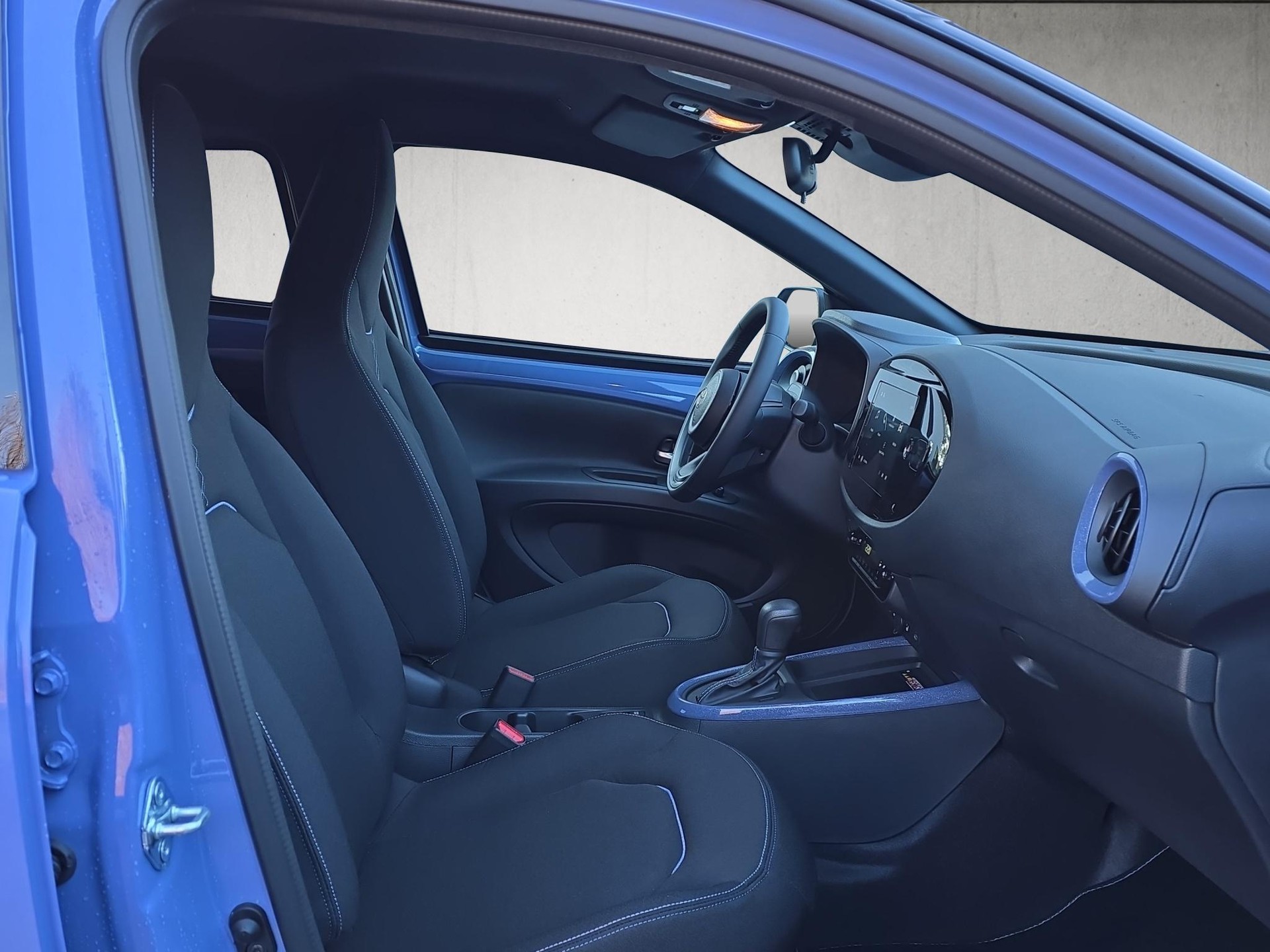 TOYOTA Aygo X 1.5 VVT-i HSD Trend-image-13