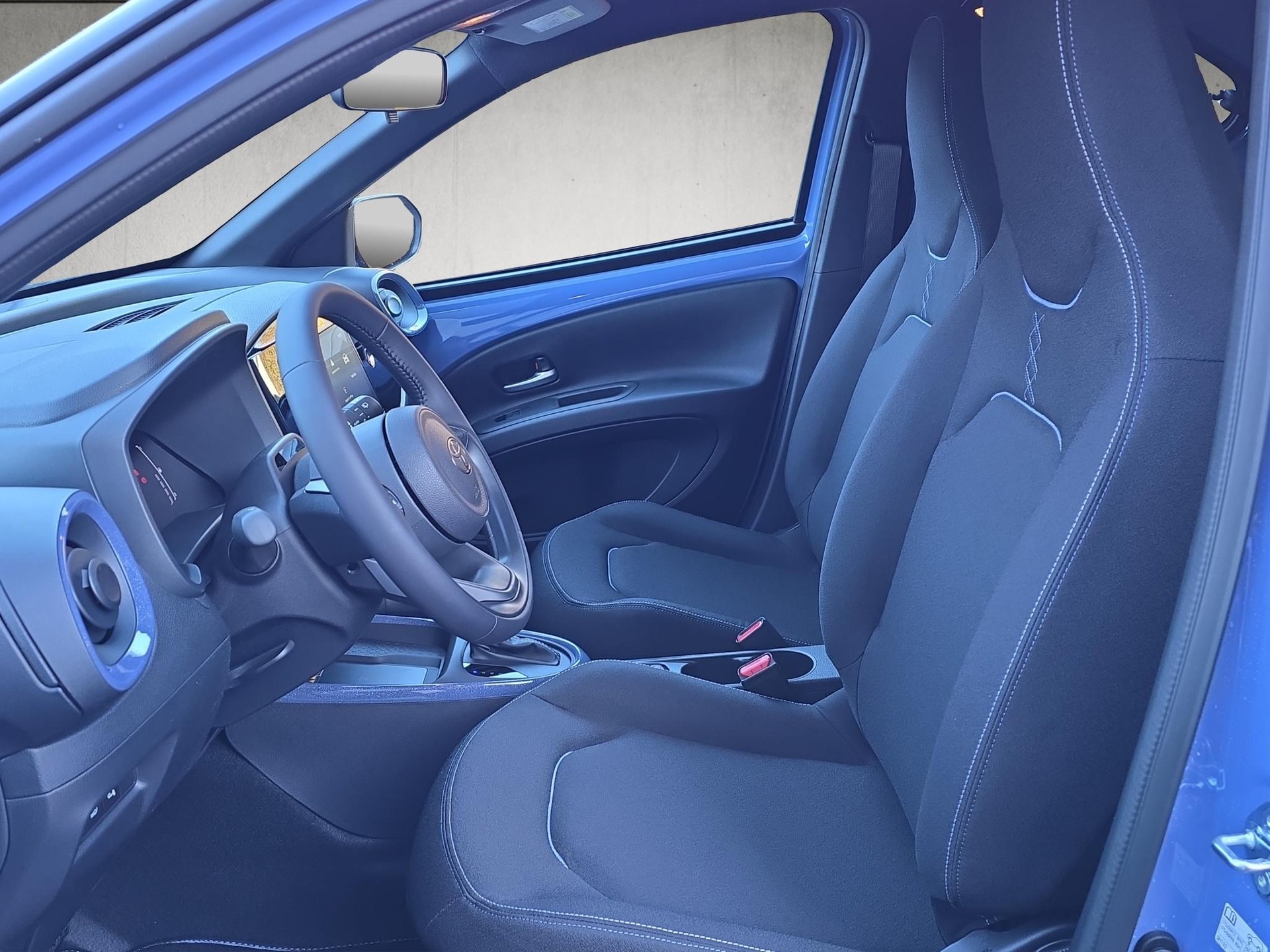 TOYOTA Aygo X 1.5 VVT-i HSD Trend-image-8
