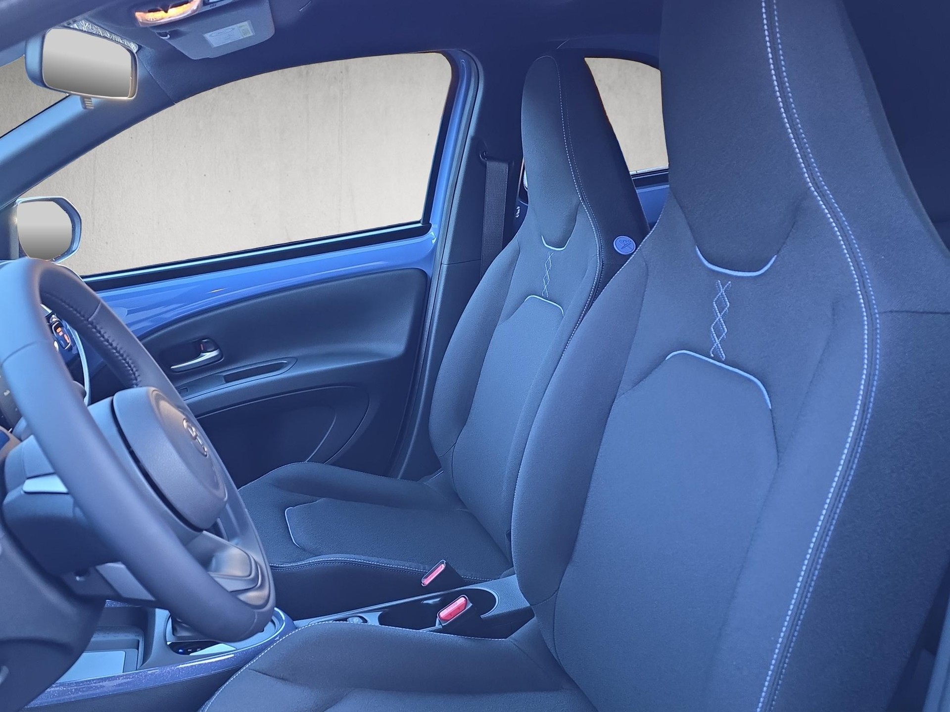 TOYOTA Aygo X 1.5 VVT-i HSD Trend-image-9