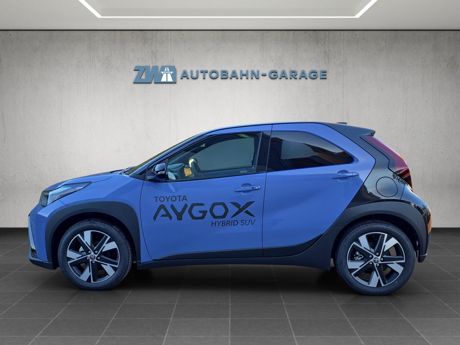 TOYOTA Aygo X 1.5 VVT-i HSD Trend-image-1