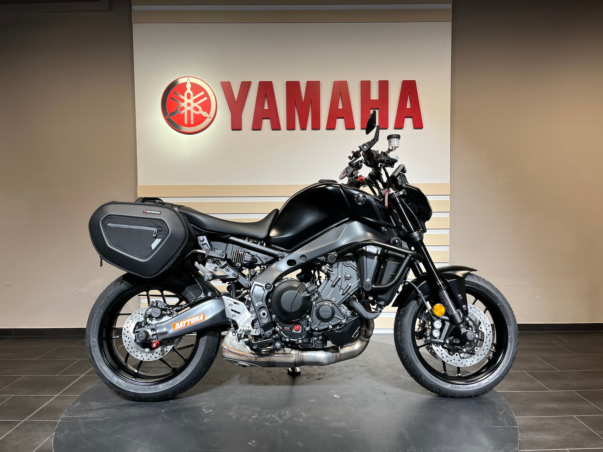 YAMAHA MT-09 Motochic Edition-showroom-element-2