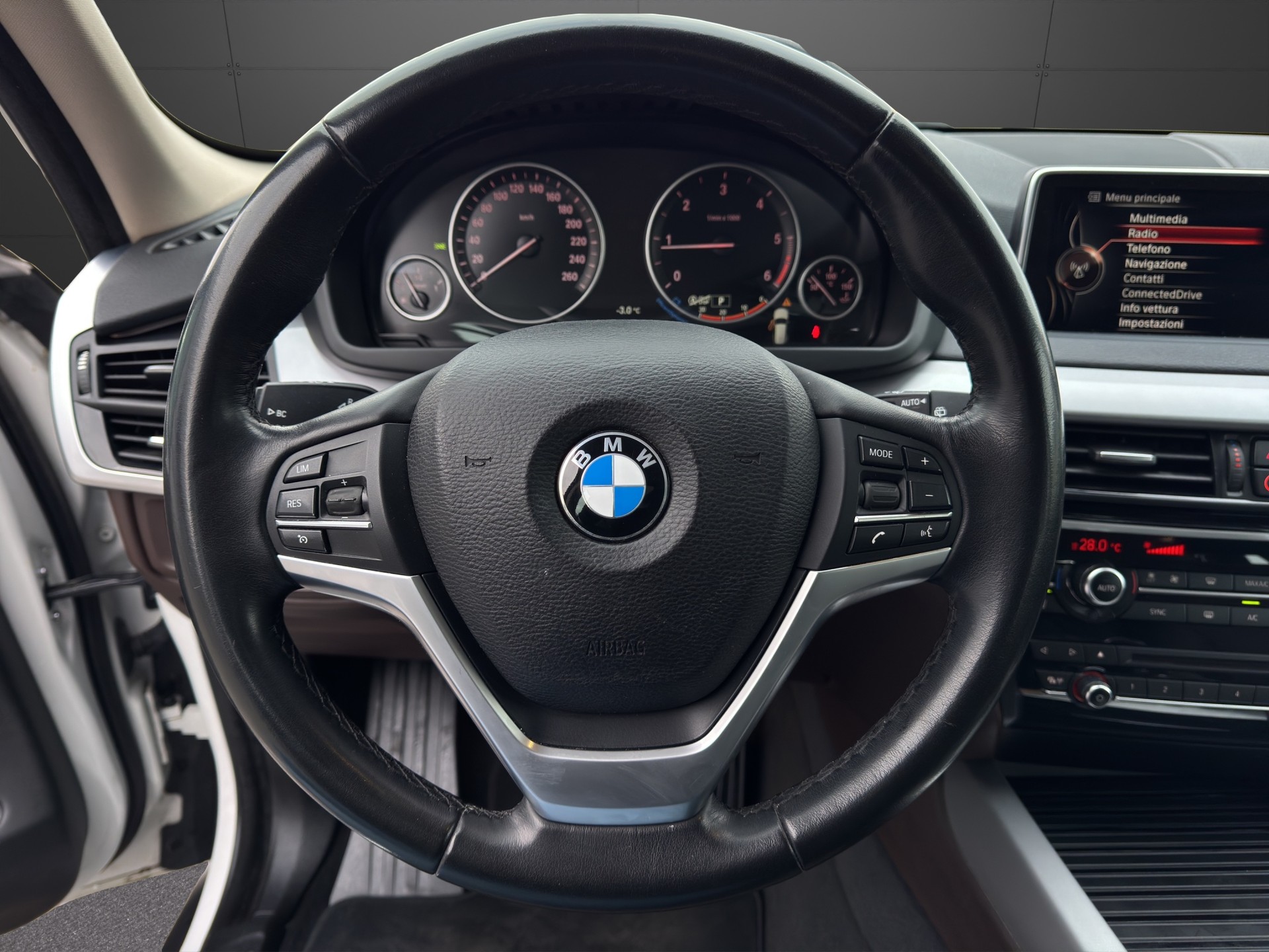 BMW X5 xDrive 25d Steptronic-image-12