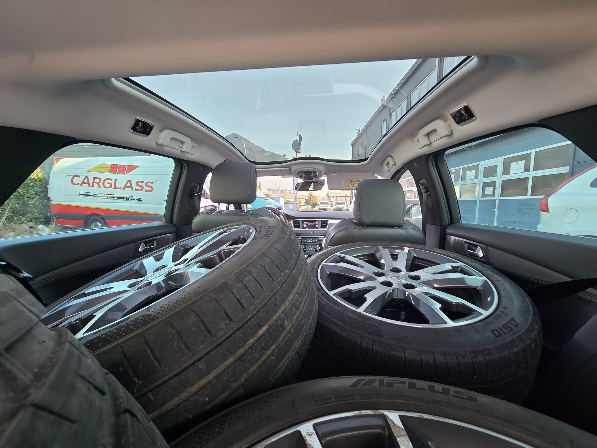 PEUGEOT 508 RXH 2.0 HDI Hybrid4 ETG6-image-6