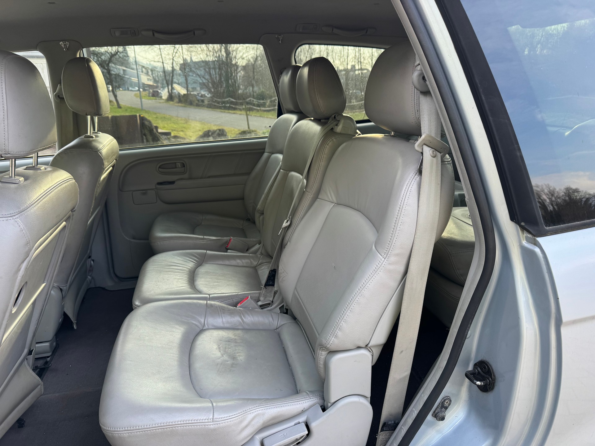 HYUNDAI Trajet 2.7 V6 GLS Automatic-image-7