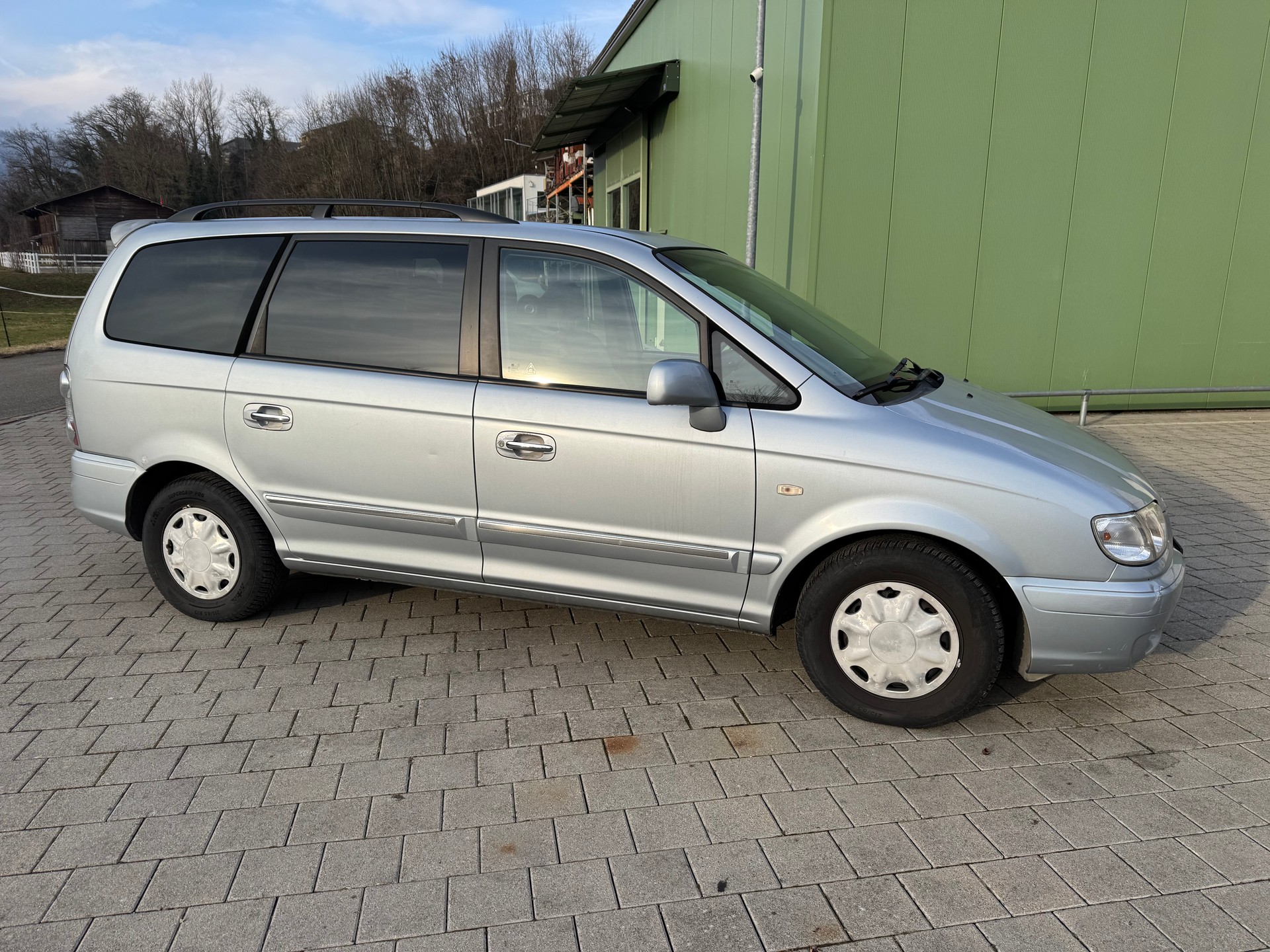 HYUNDAI Trajet 2.7 V6 GLS Automatic