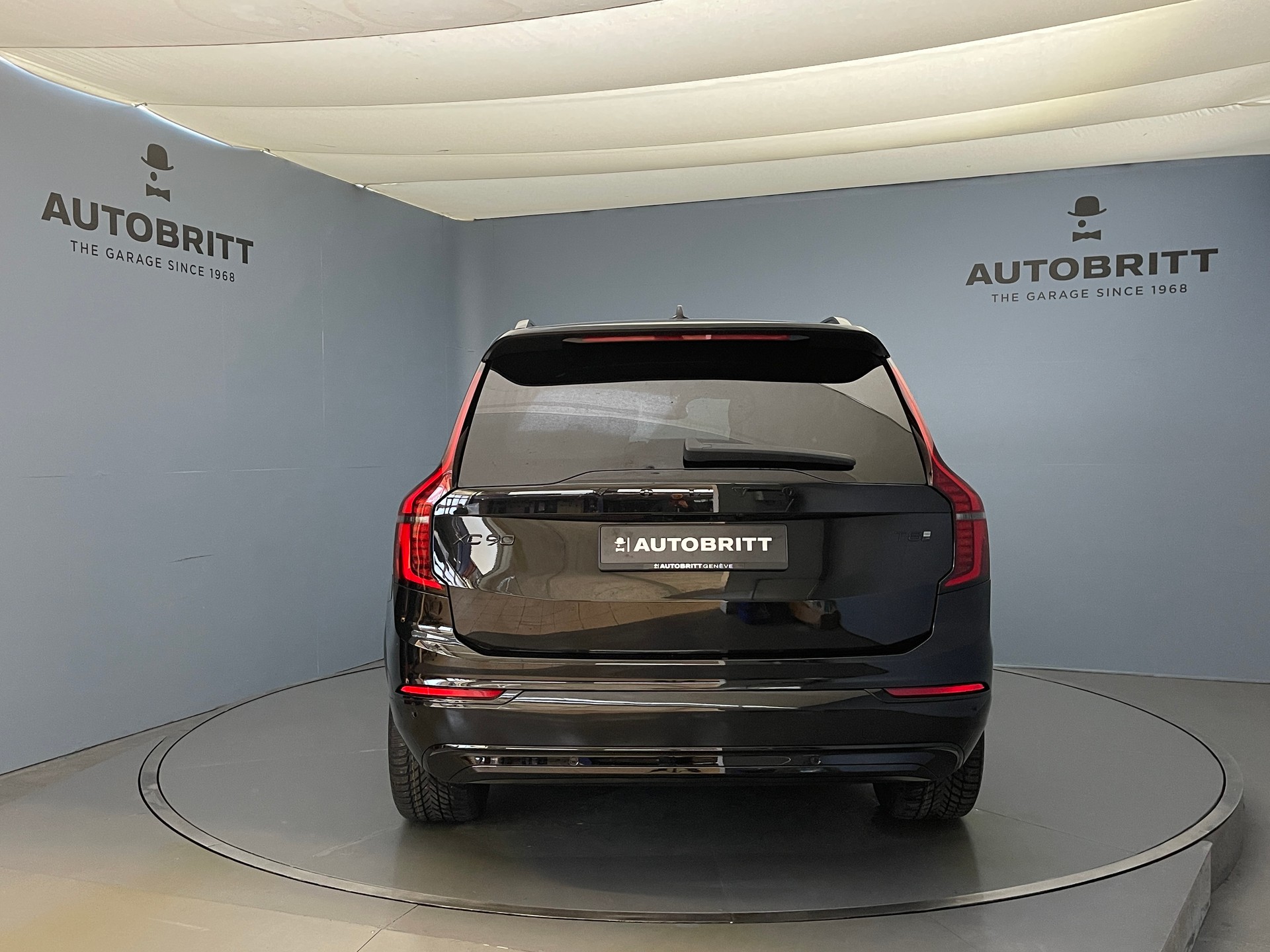 VOLVO XC90 2.0 T8 TE Black Edition eAWD-showroom-element-2