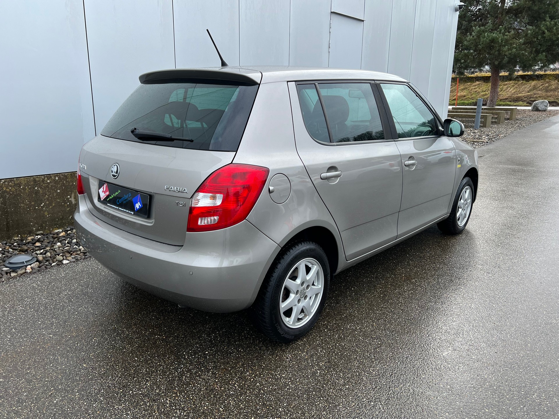 SKODA Fabia 1.2 TSI Fresh-image-3