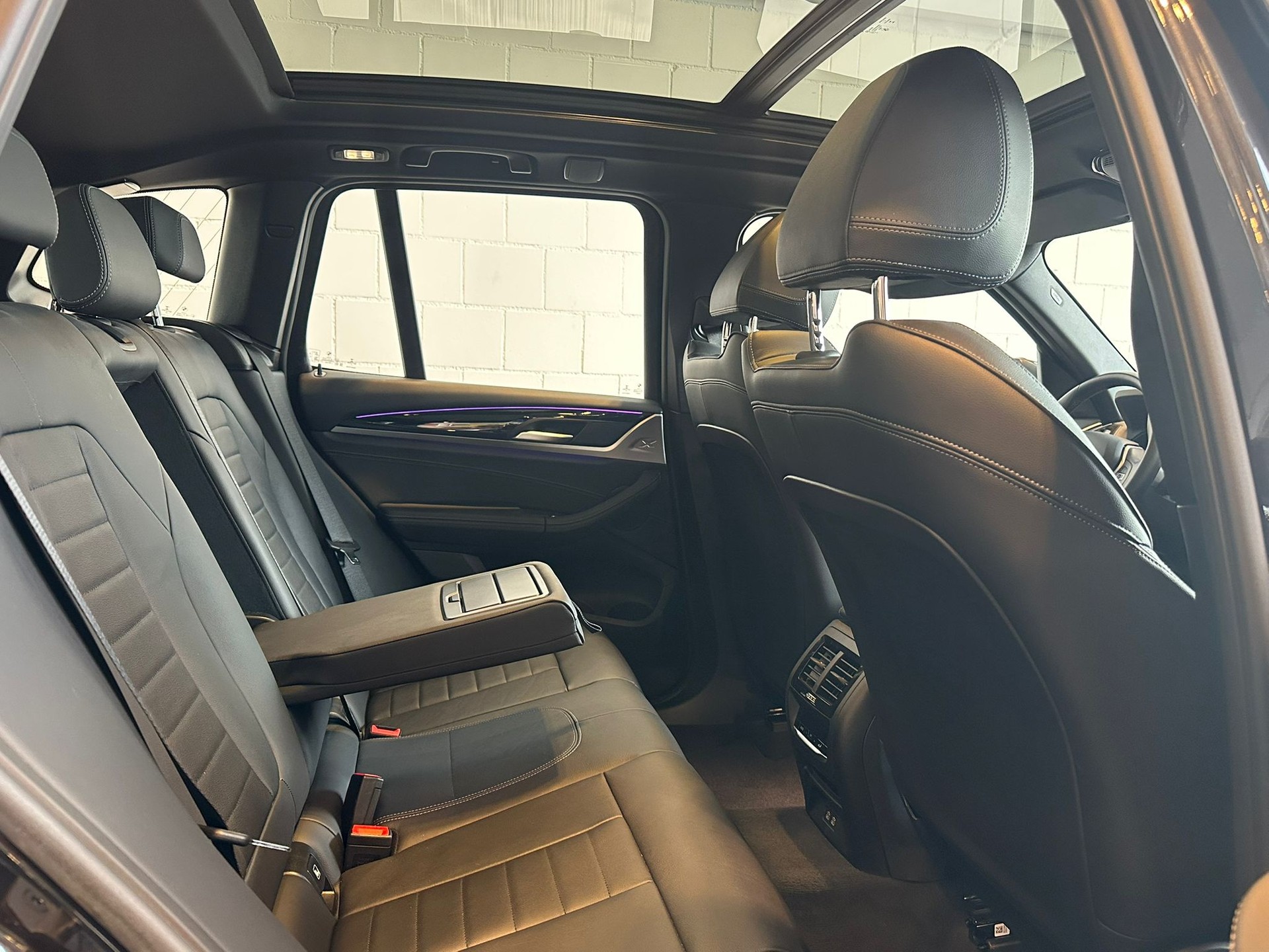 BMW X3 xDrive 20i-image-9