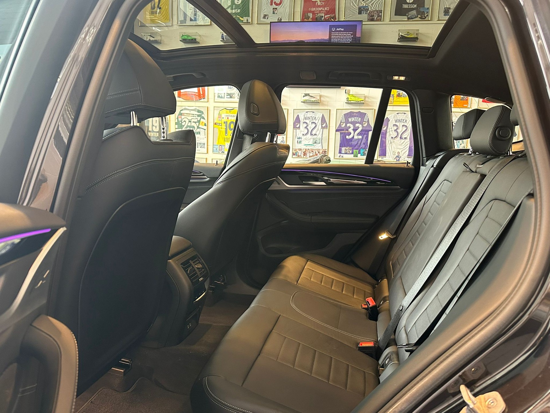 BMW X3 xDrive 20i-image-8