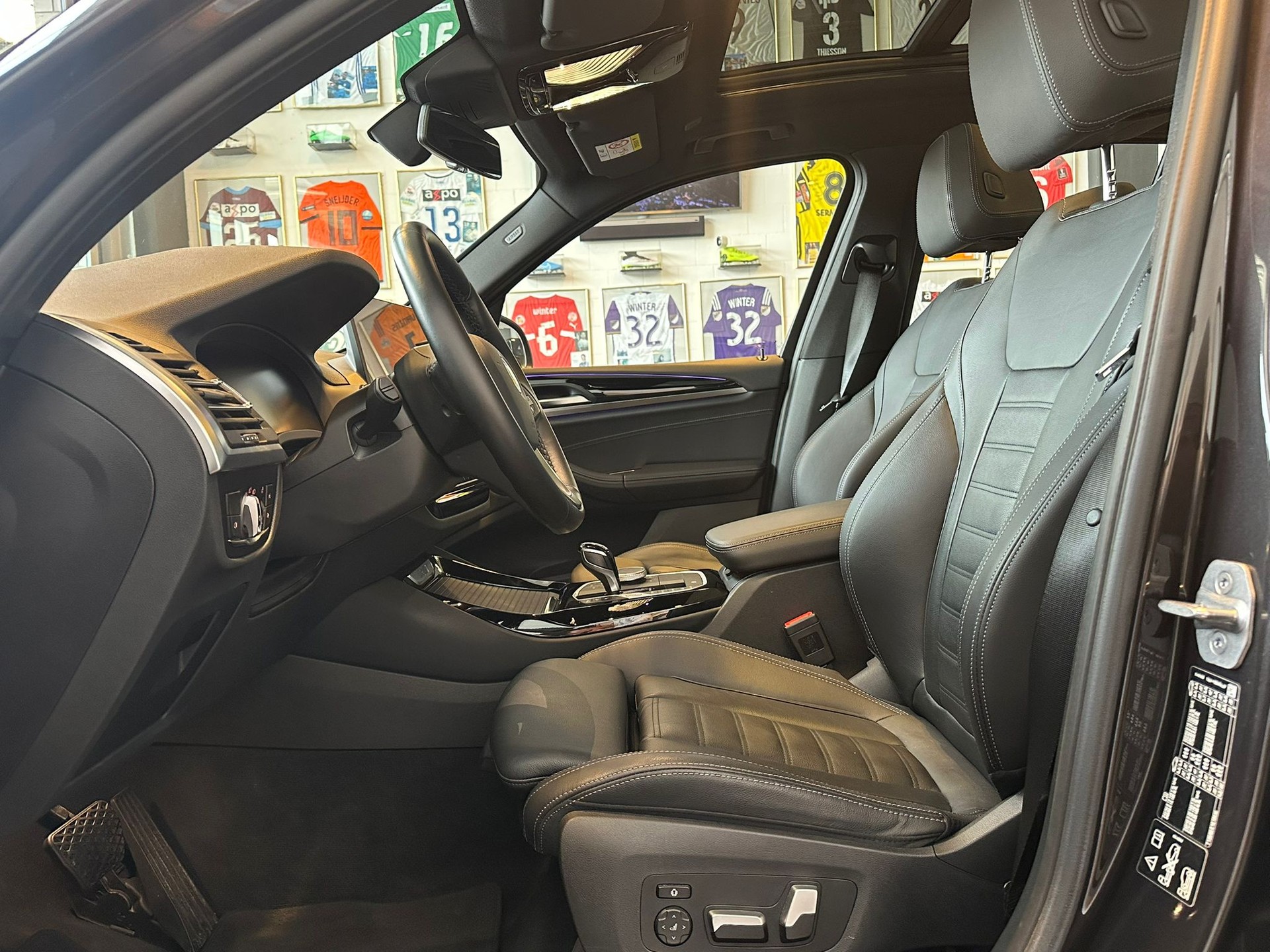 BMW X3 xDrive 20i-image-6