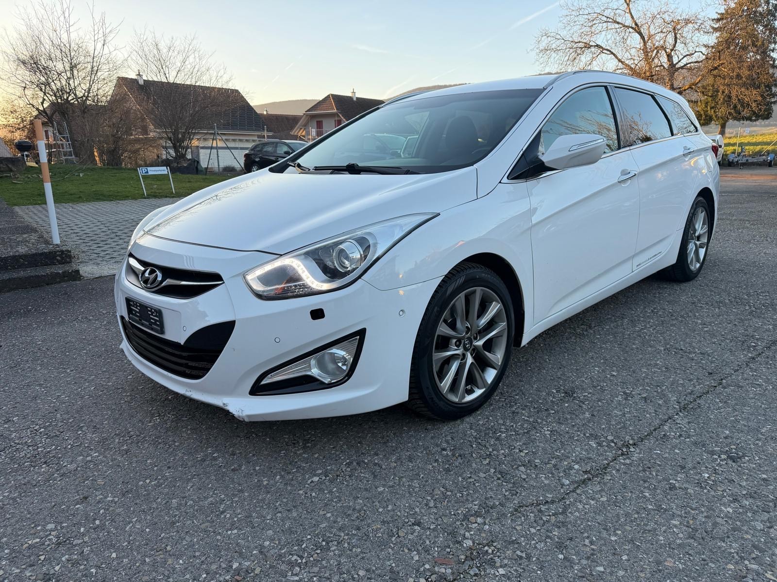 HYUNDAI i40 Wagon 1.7 CRDI Vertex Automatic-image-1