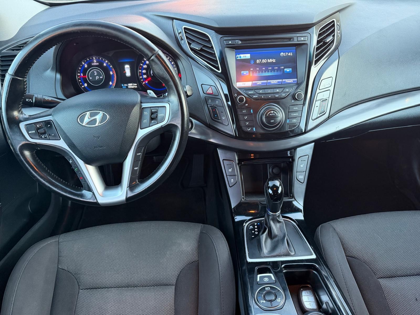 HYUNDAI i40 Wagon 1.7 CRDI Vertex Automatic-image-13