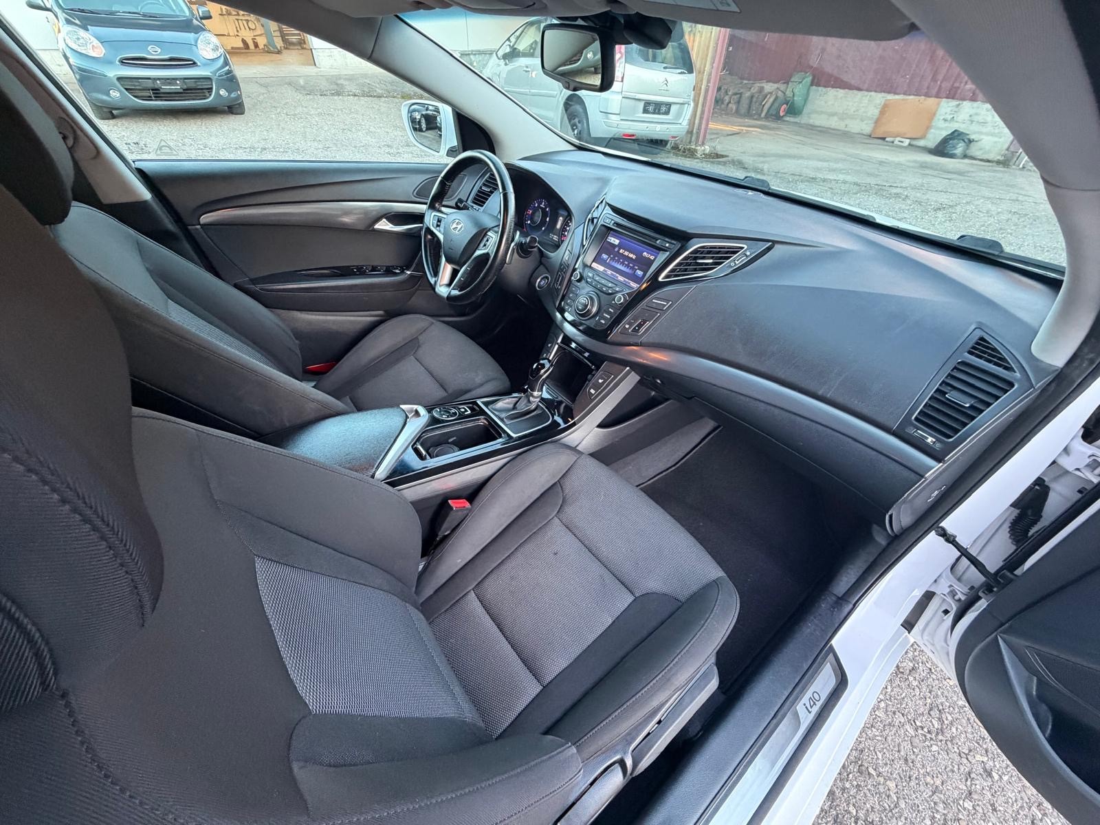 HYUNDAI i40 Wagon 1.7 CRDI Vertex Automatic-image-15