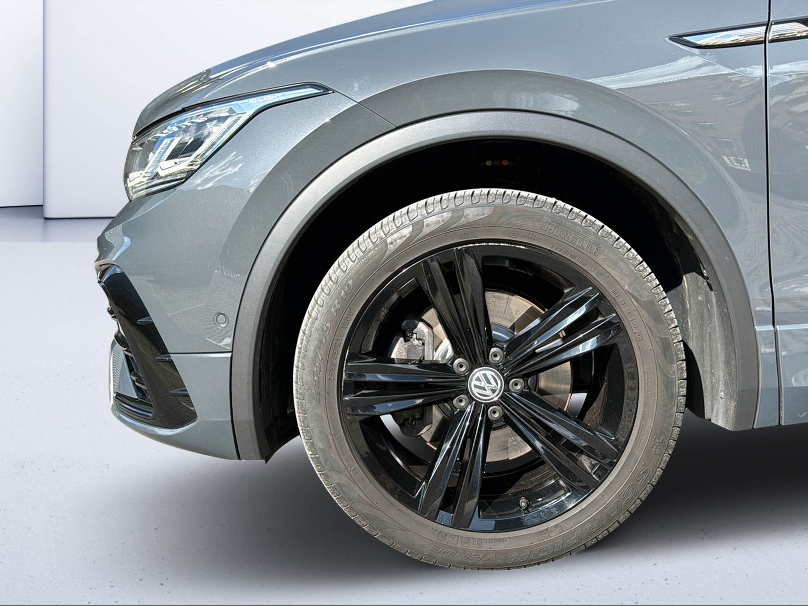 VW Tiguan 2.0 TDI SCR R-Line 4Motion DSG-image-14