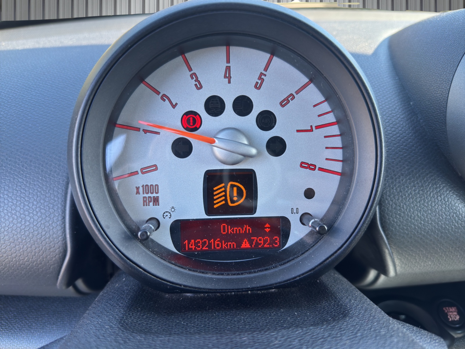 MINI Countryman Cooper FWD-image-8