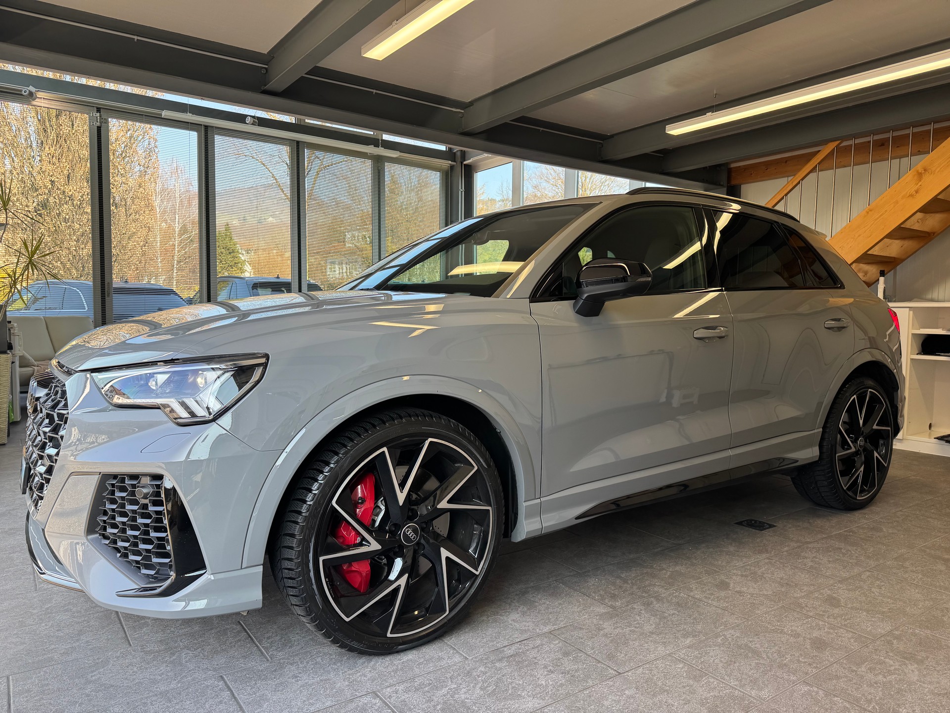 AUDI RS Q3 2.5 TFSI quattro S tronic-image-1