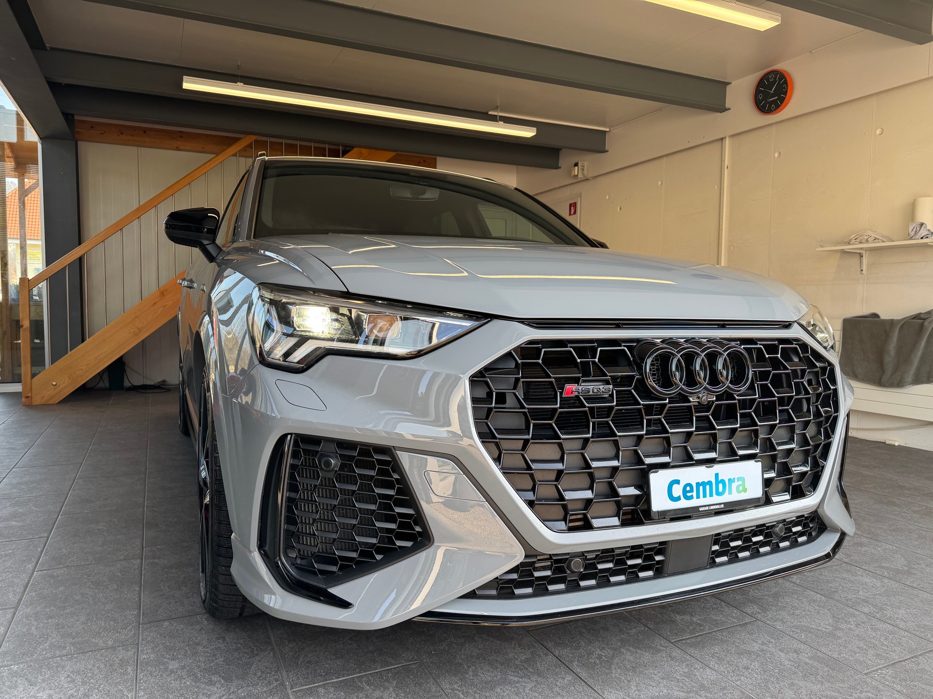 AUDI RS Q3 2.5 TFSI quattro S tronic-image-2