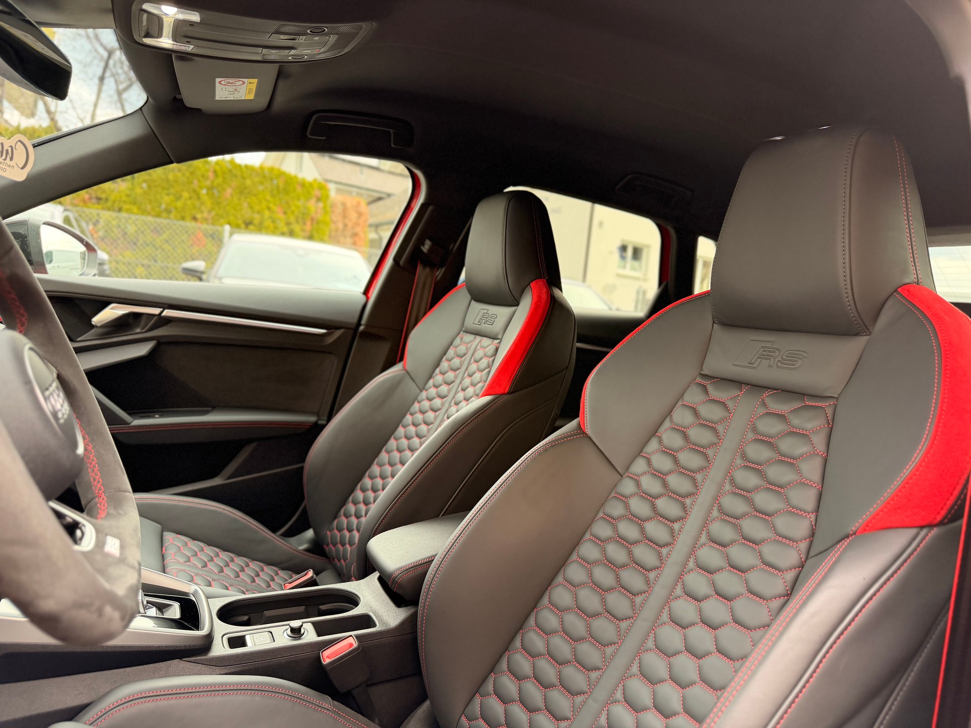 AUDI RS3 Sportback 2.5 TSI quattro S-tronic-image-11