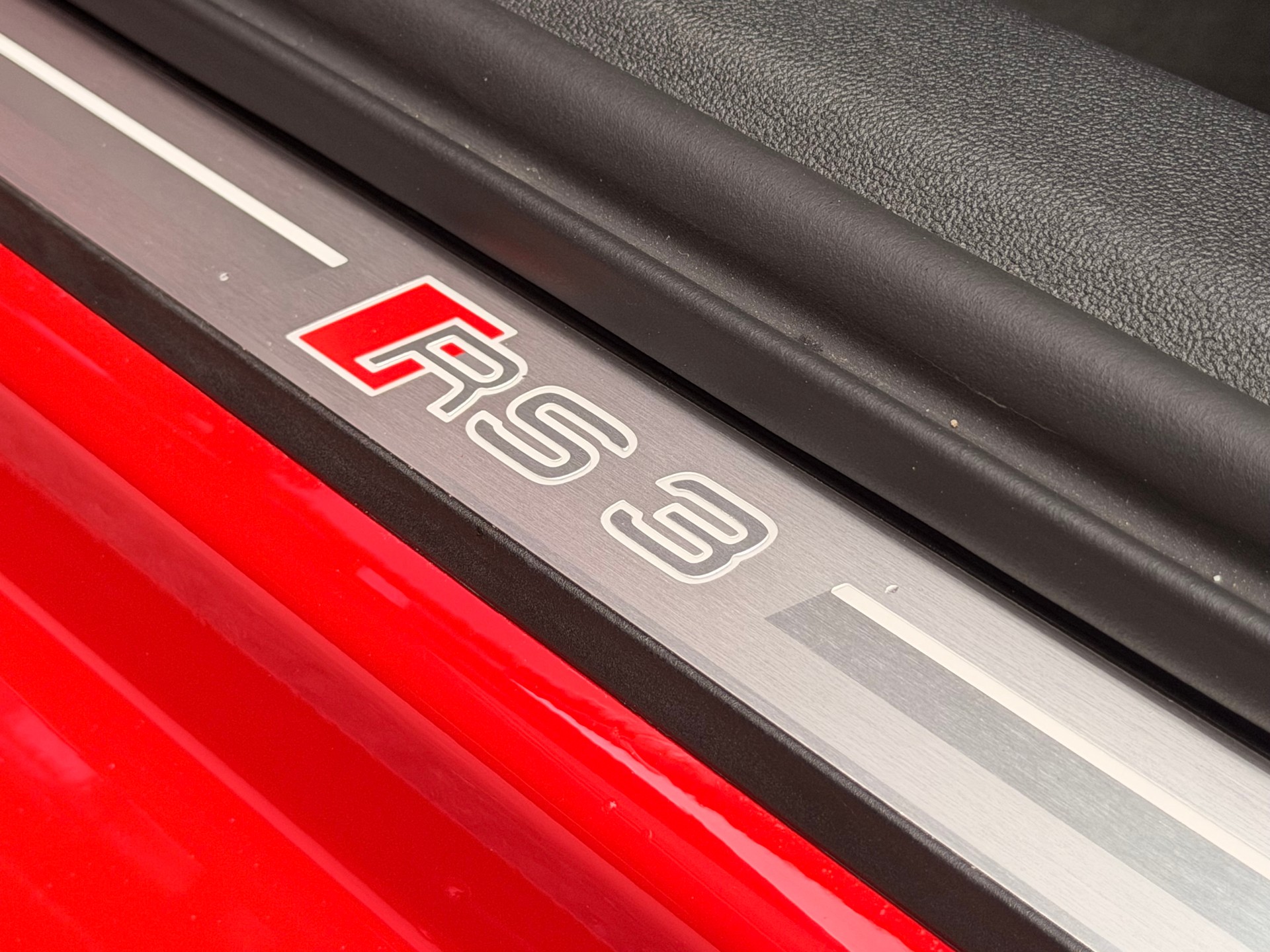 AUDI RS3 Sportback 2.5 TSI quattro S-tronic-image-17