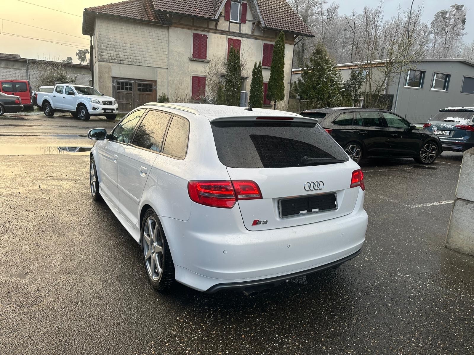 AUDI S3 Sportback 2.0 TFSI quattro S-tronic-image-3