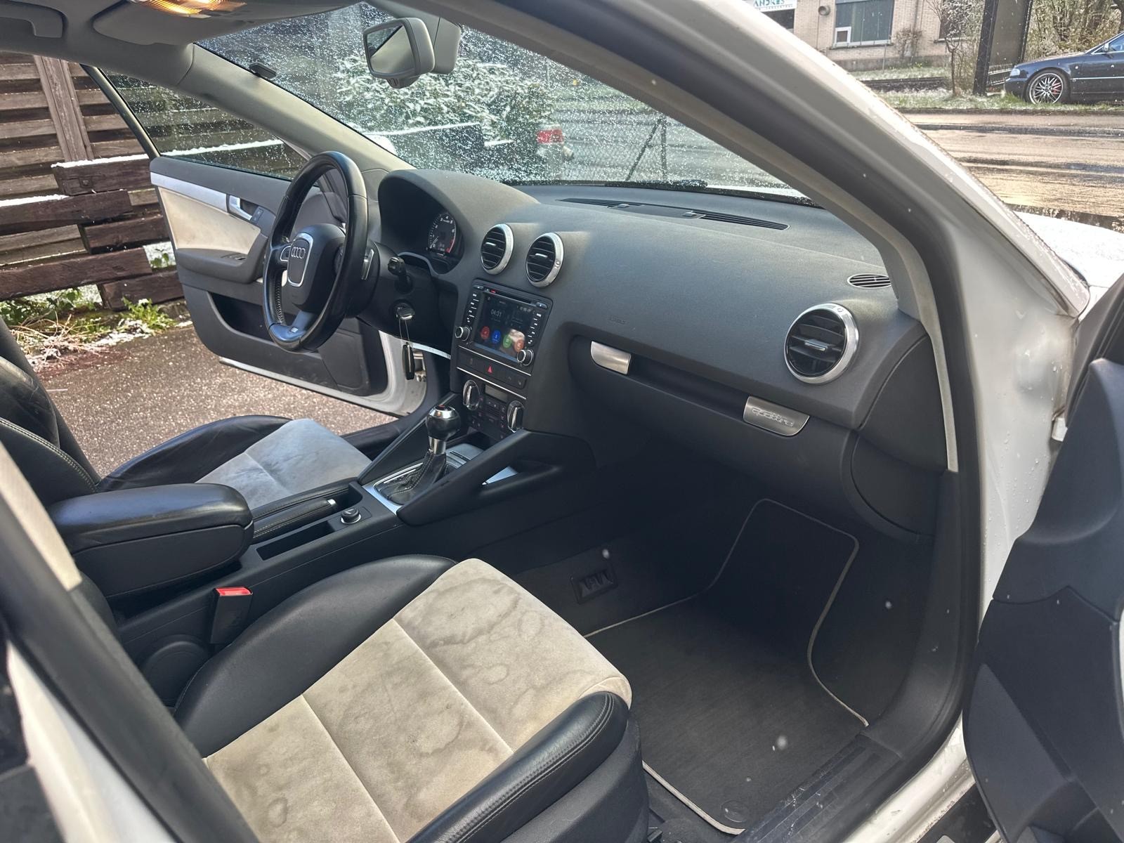 AUDI S3 Sportback 2.0 TFSI quattro S-tronic-image-10