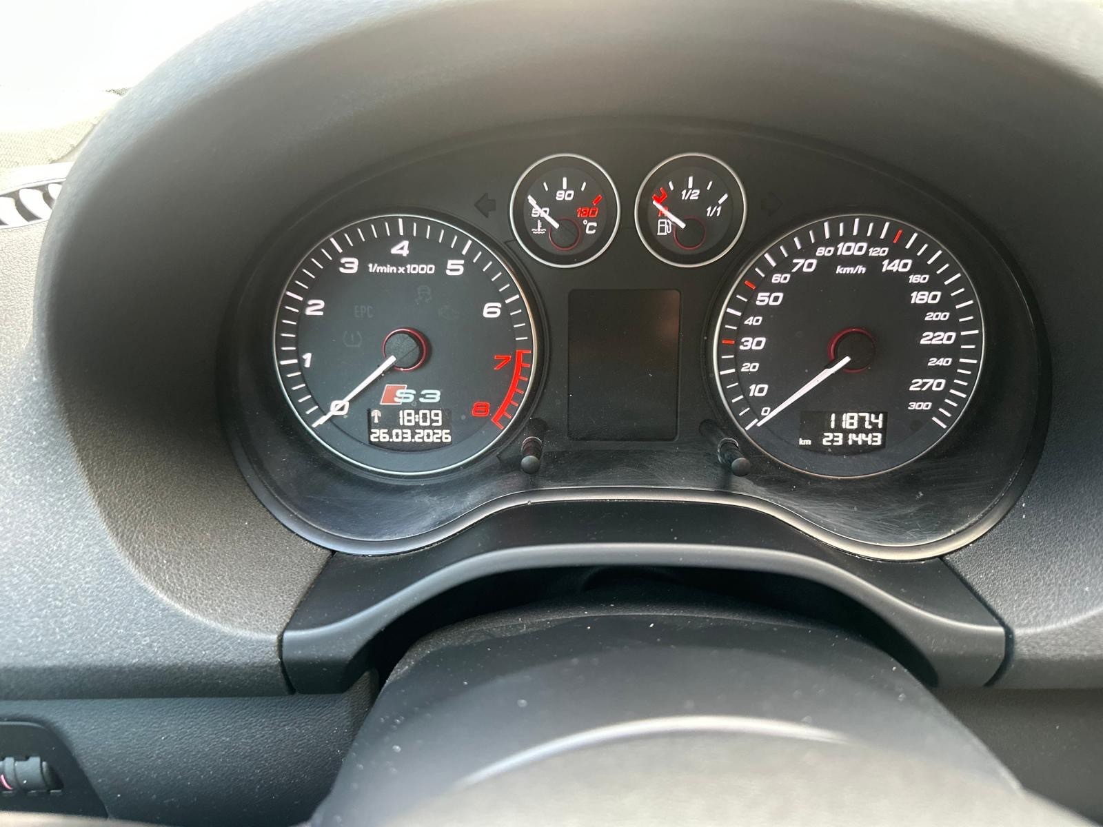 AUDI S3 Sportback 2.0 TFSI quattro S-tronic-image-12