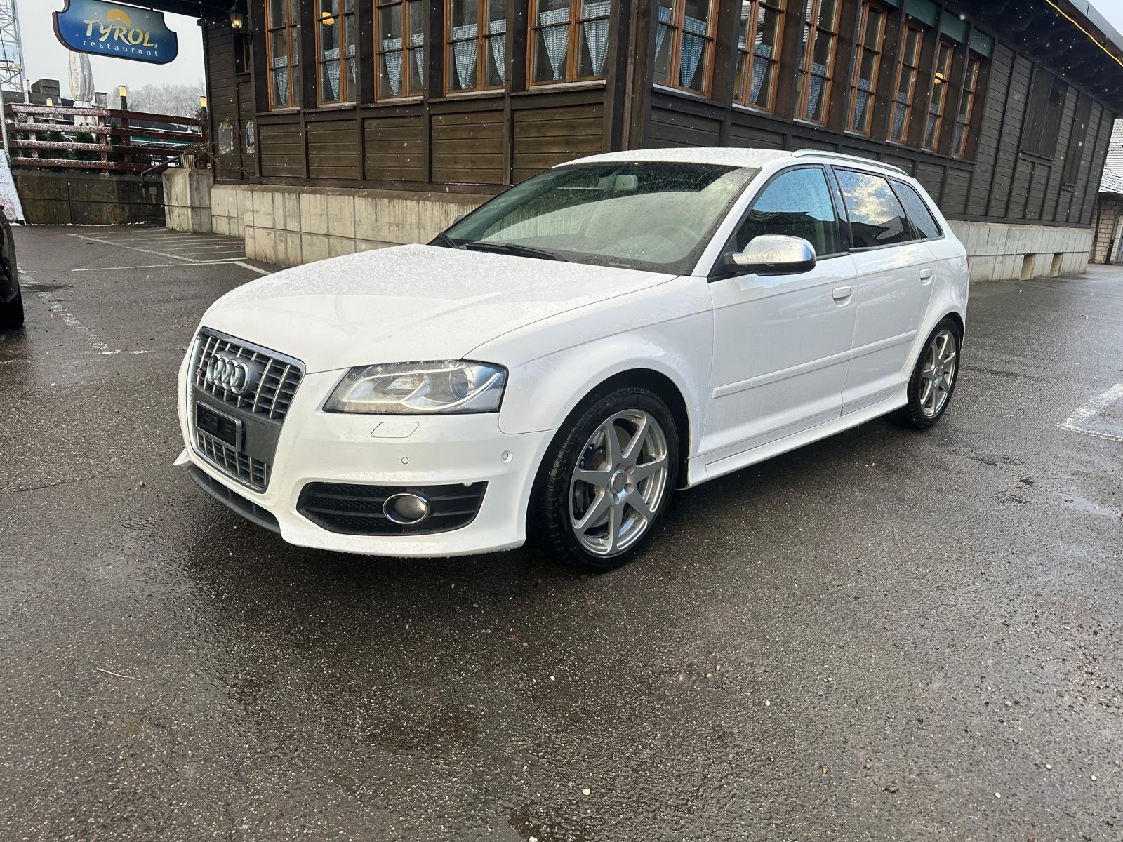 AUDI S3 Sportback 2.0 TFSI quattro S-tronic-image-1