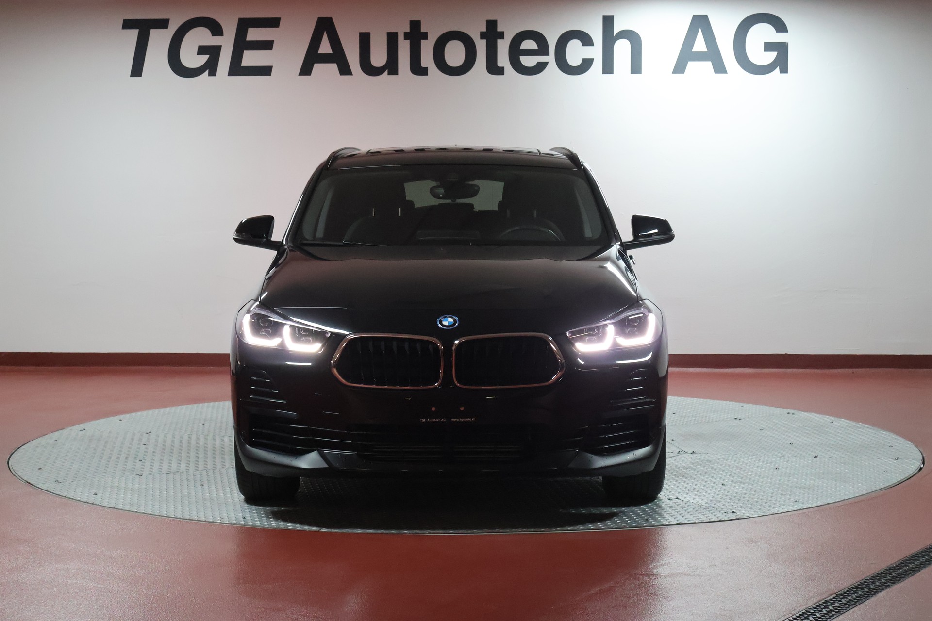 BMW X2 xDrive 25e M Mesh Steptronic-image-1