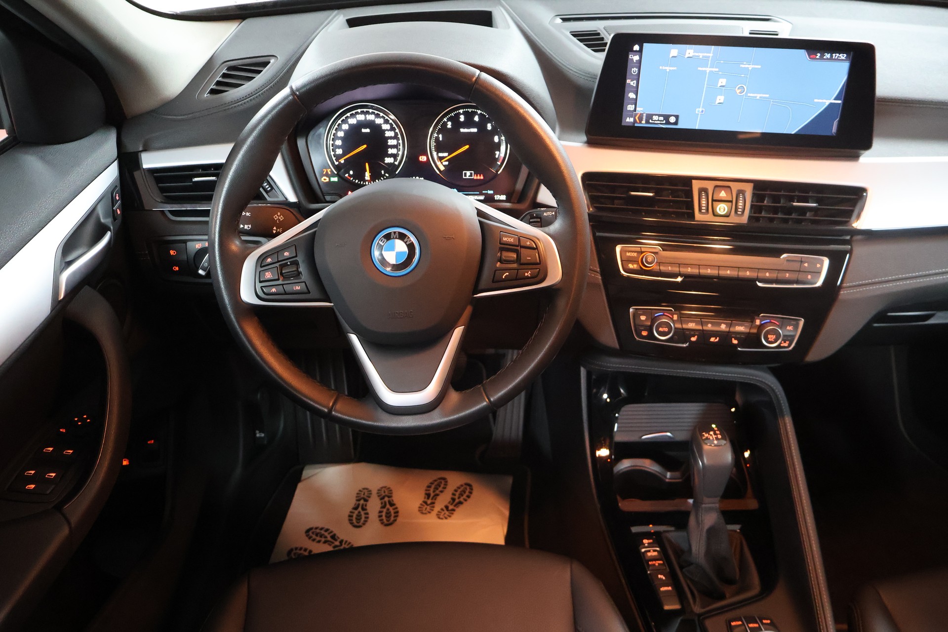 BMW X2 xDrive 25e M Mesh Steptronic-image-9