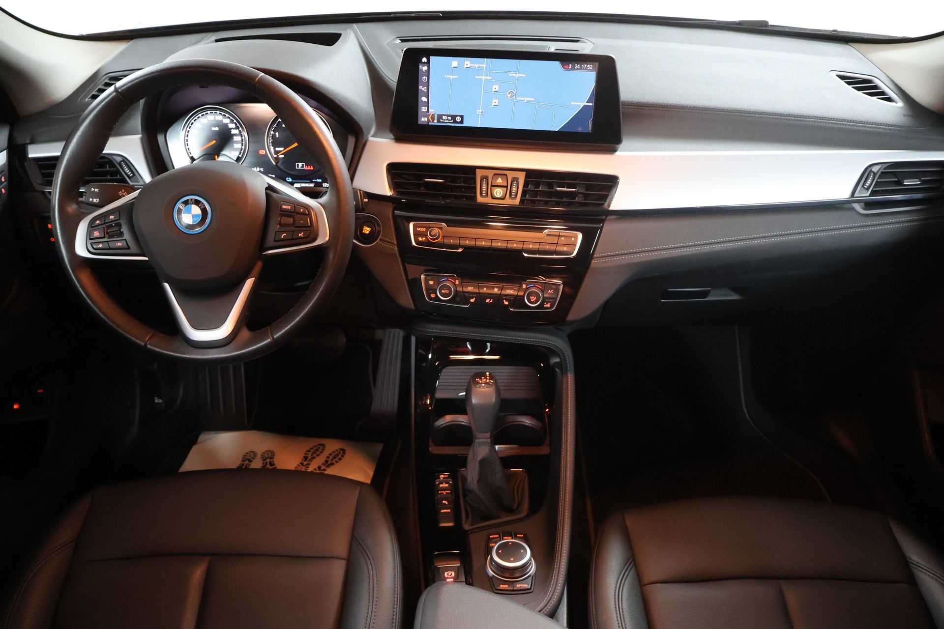 BMW X2 xDrive 25e M Mesh Steptronic-image-10