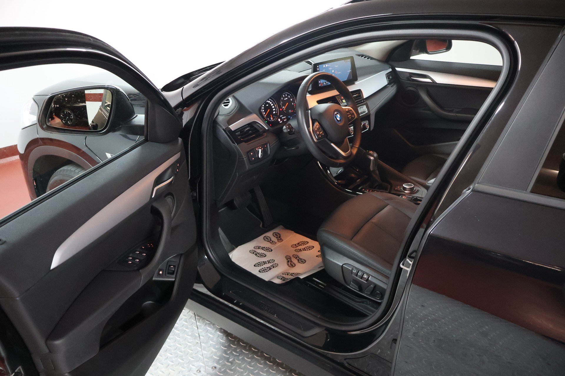 BMW X2 xDrive 25e M Mesh Steptronic-image-5