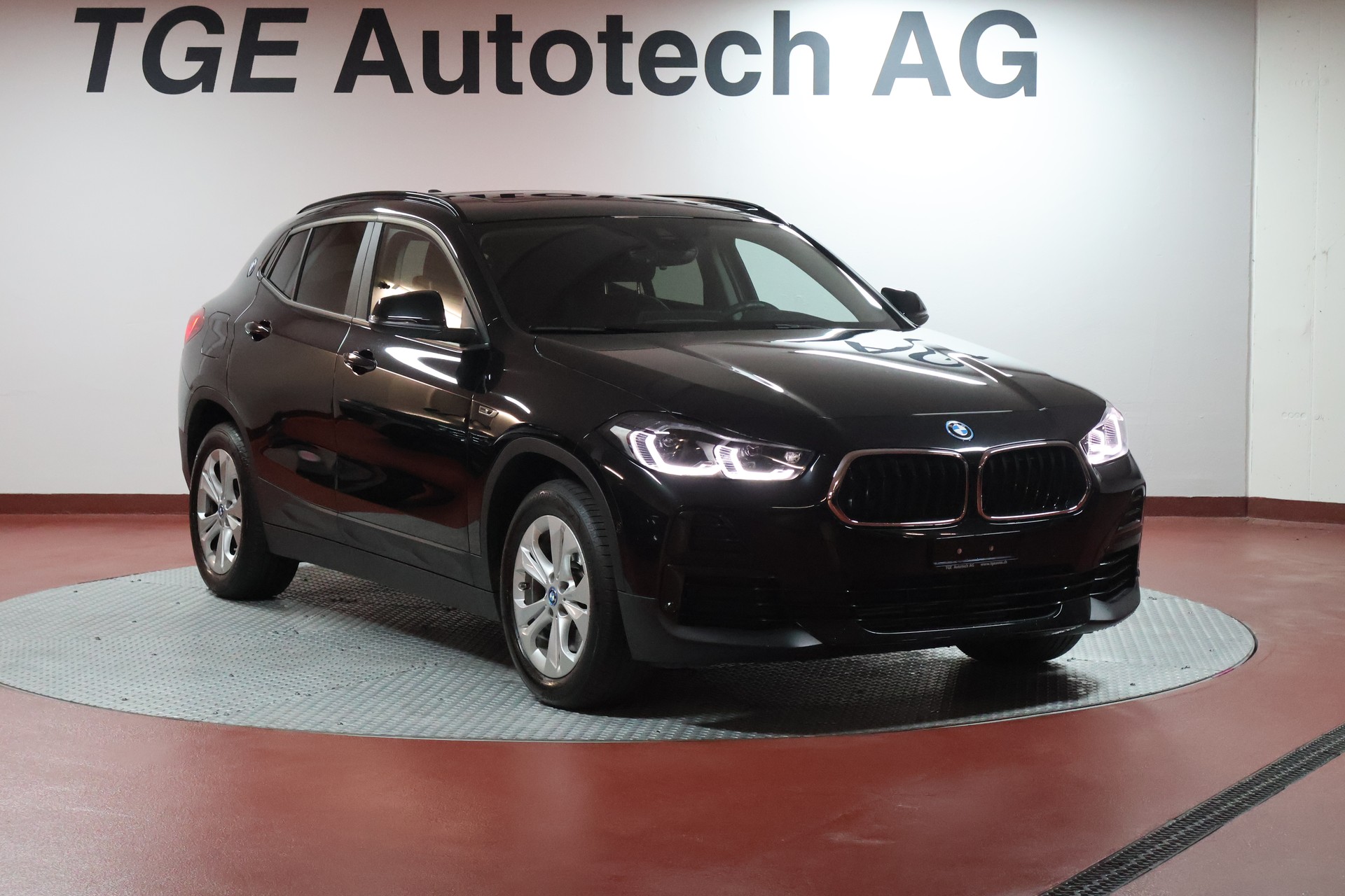 BMW X2 xDrive 25e M Mesh Steptronic-image-2