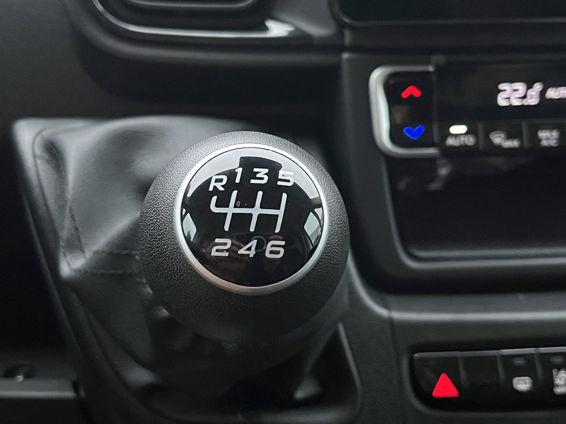 FIAT Ducato 35 L2H2 *AHK, Rückfahrkamera, 270°Flügeltüren, Navi*-image-18