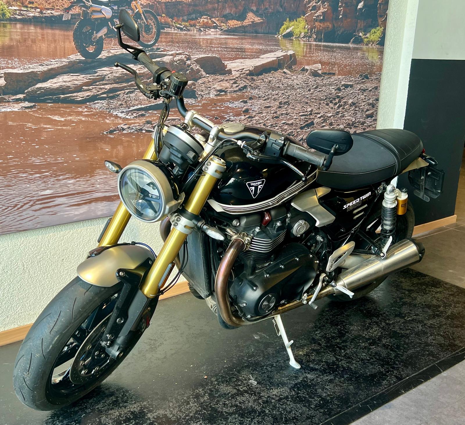 TRIUMPH Speed Twin 1200 RS-showroom-element-2