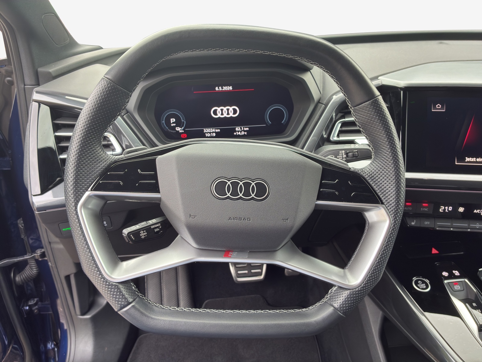 AUDI Q4 e-tron 50 quattro-image-9