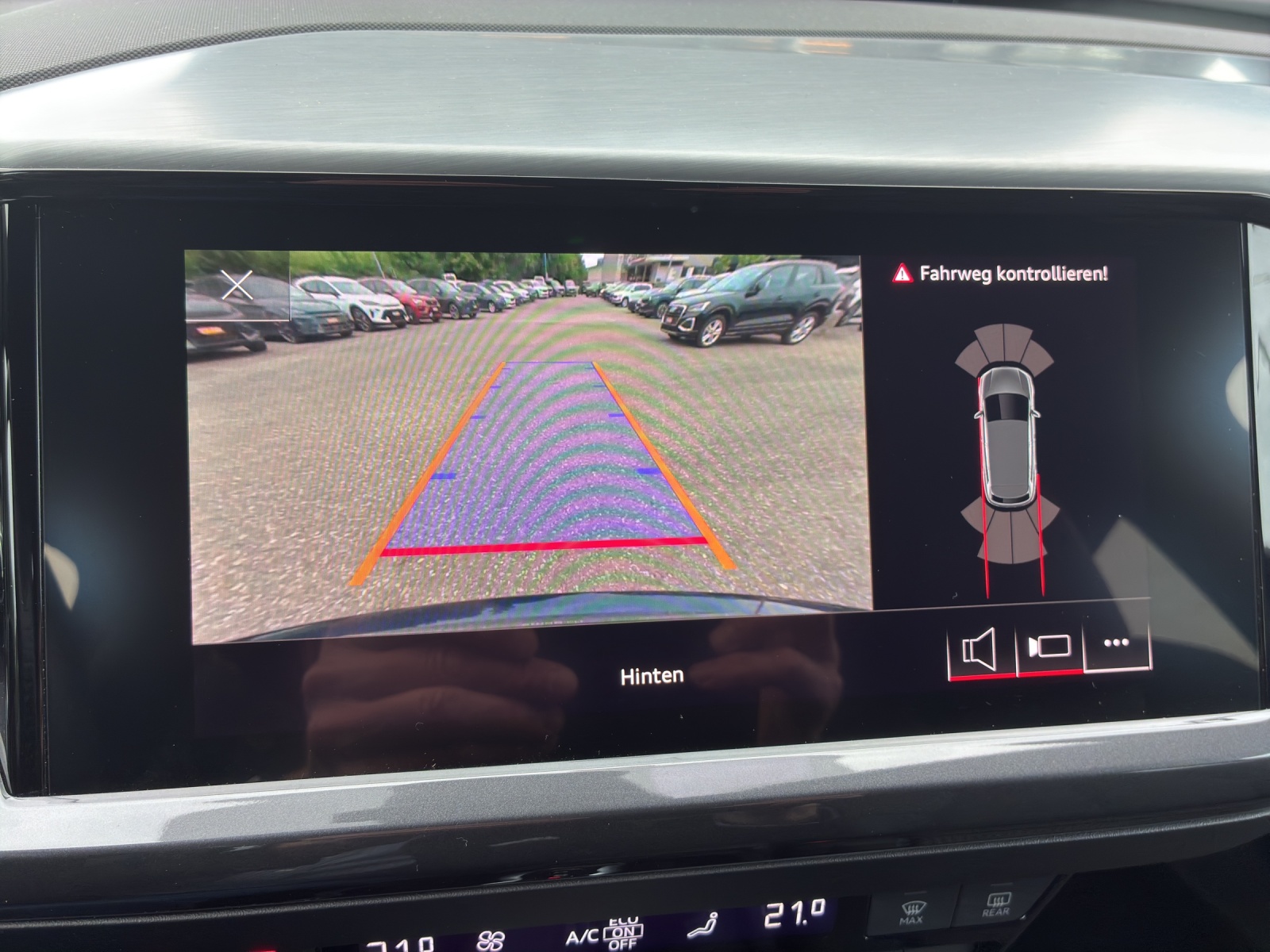 AUDI Q4 e-tron 50 quattro-image-13