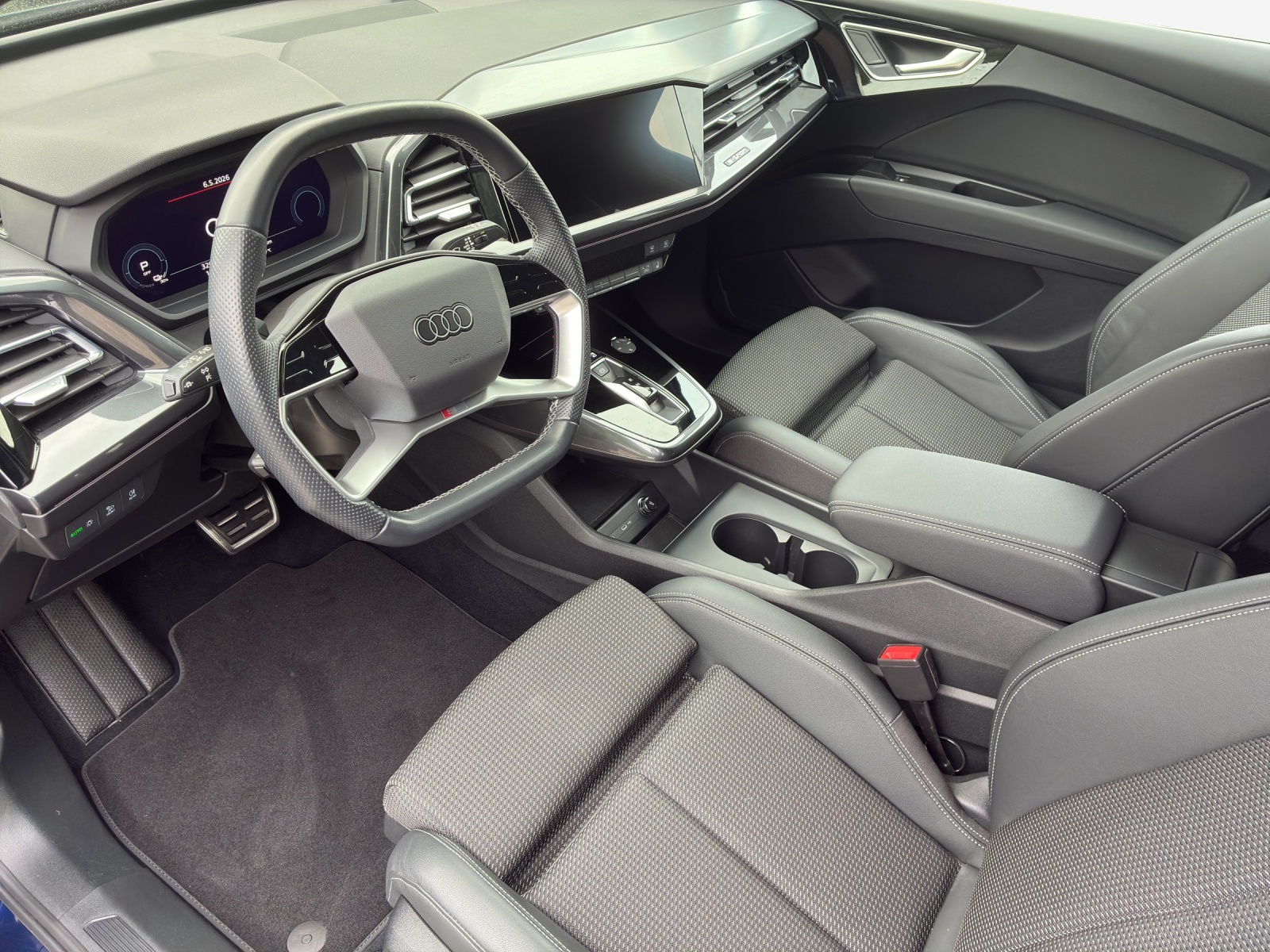 AUDI Q4 e-tron 50 quattro-image-8