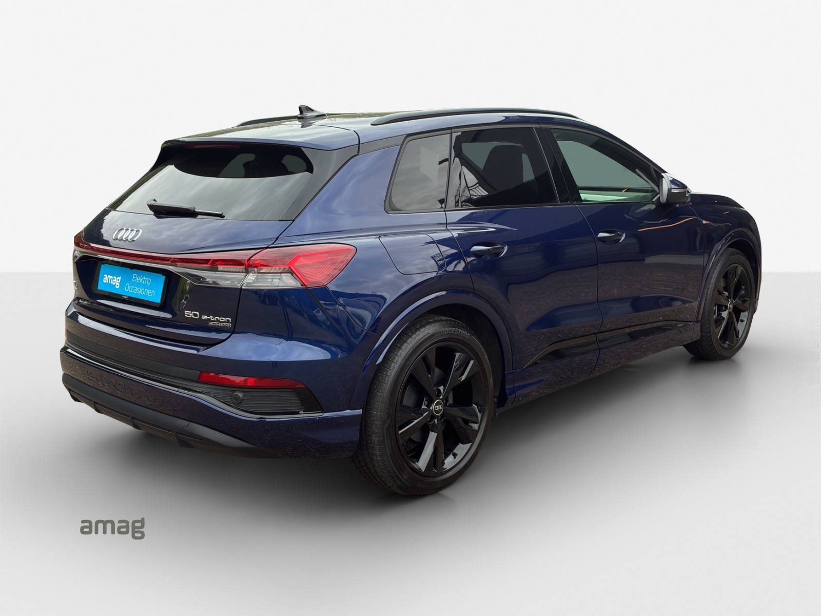 AUDI Q4 e-tron 50 quattro-image-4